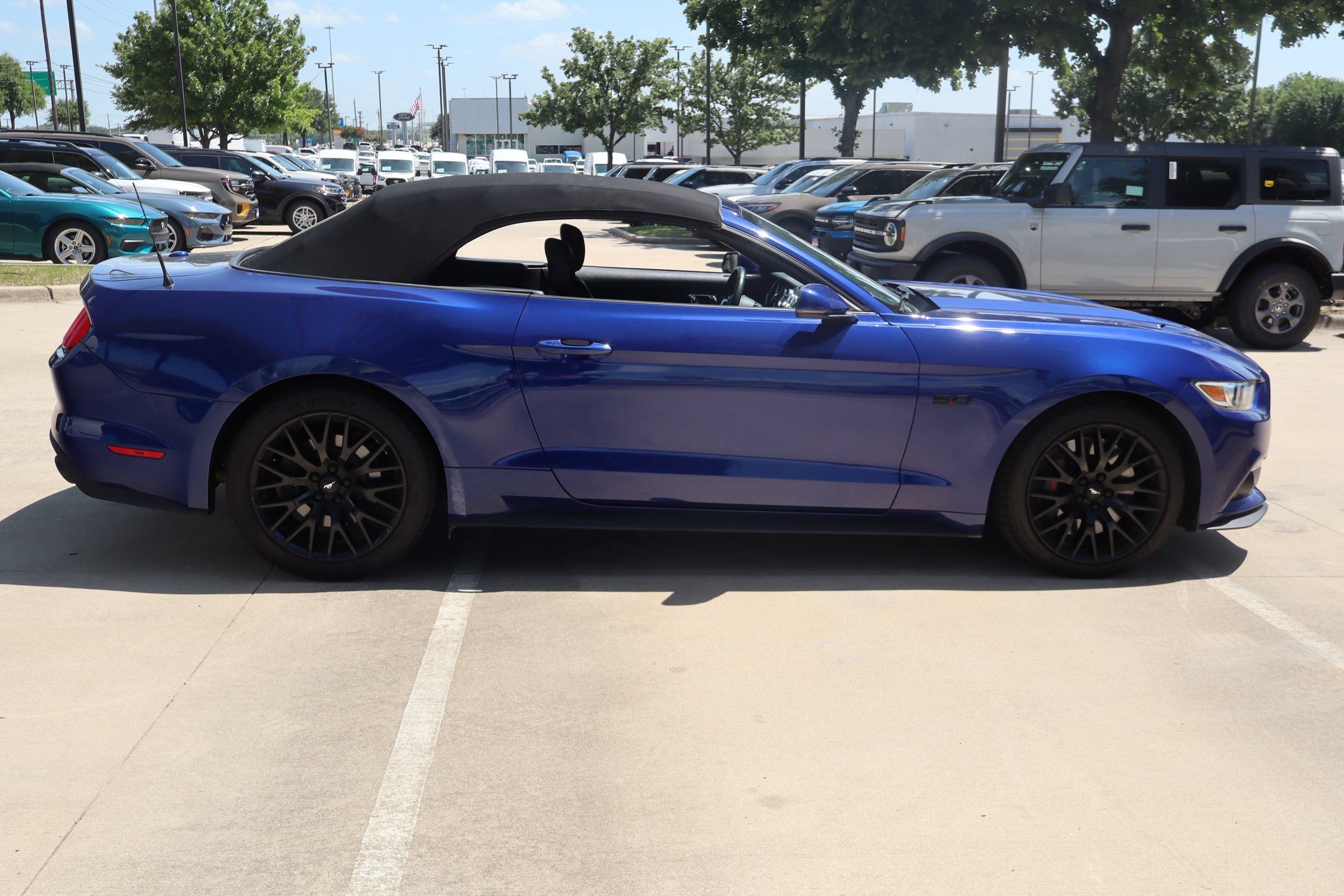 Used 2016 Ford Mustang GT Premium w/ GT Performance Package RWD image 2