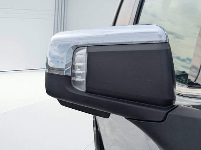 Used 2025 GMC Sierra 1500 SLT image 10