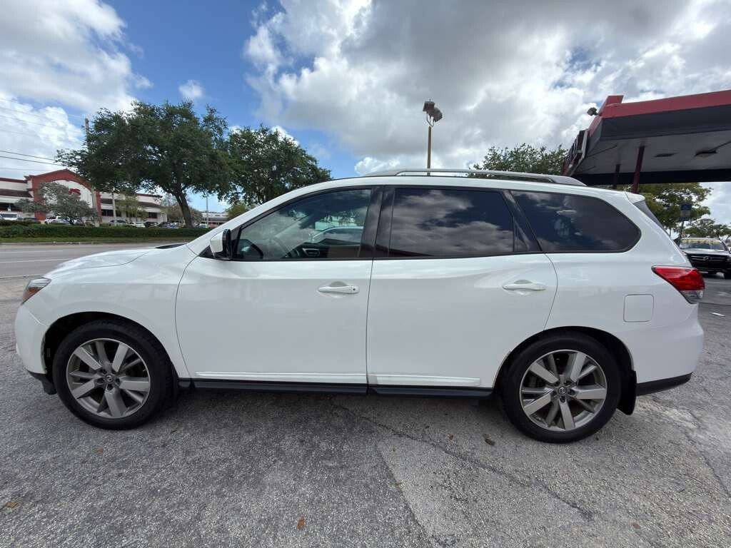 Used 2014 Nissan Pathfinder Platinum w/ Platinum Premium Package image 2