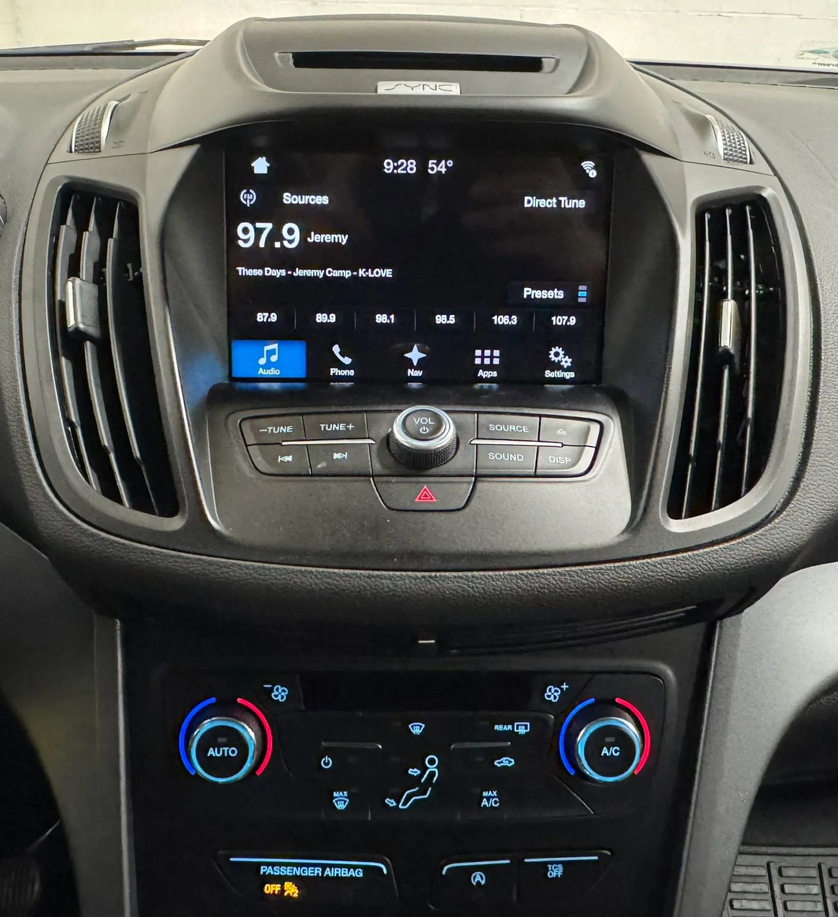 Used 2017 Ford Escape SE w/ Equipment Group 201A image 16