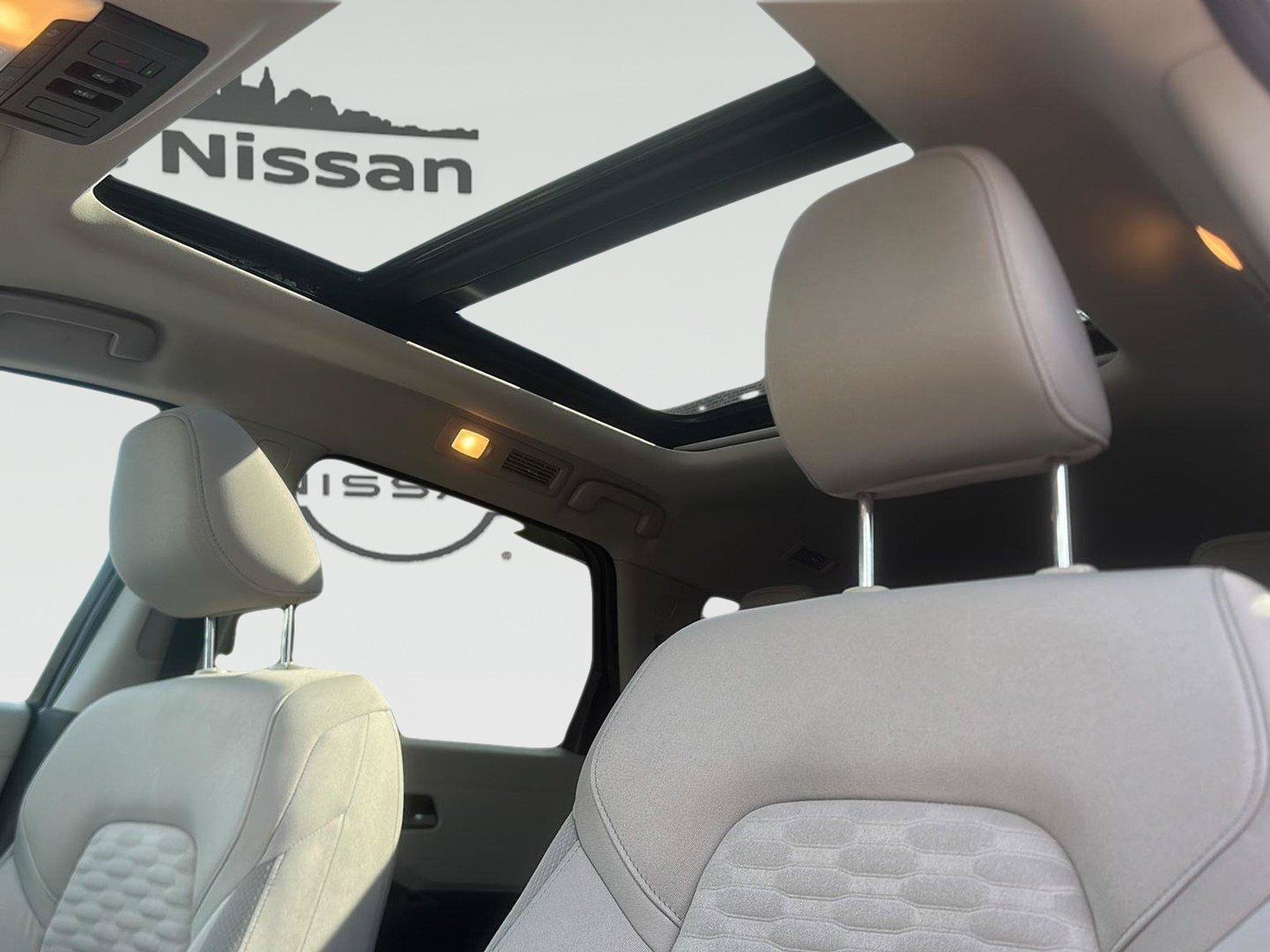 Used 2022 Nissan Pathfinder SV w/ SV Premium Package AWD/4WD image 12