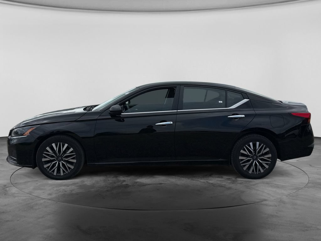 Used 2024 Nissan Altima 2.5 SV FWD image 5