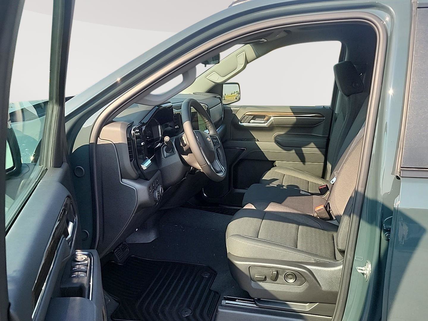 New 2025 Chevrolet Silverado 1500 LT image 10