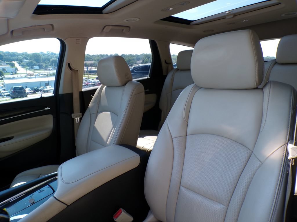 Used 2020 Buick Enclave Premium w/ Sun and Sites Package AWD/4WD image 11