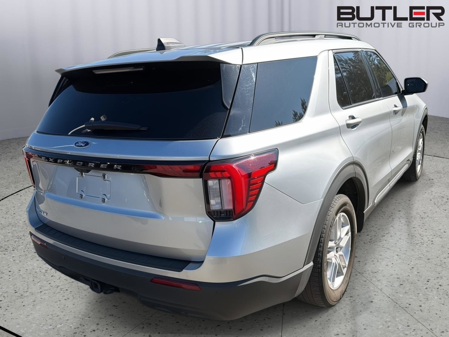 Used 2025 Ford Explorer Active RWD image 8