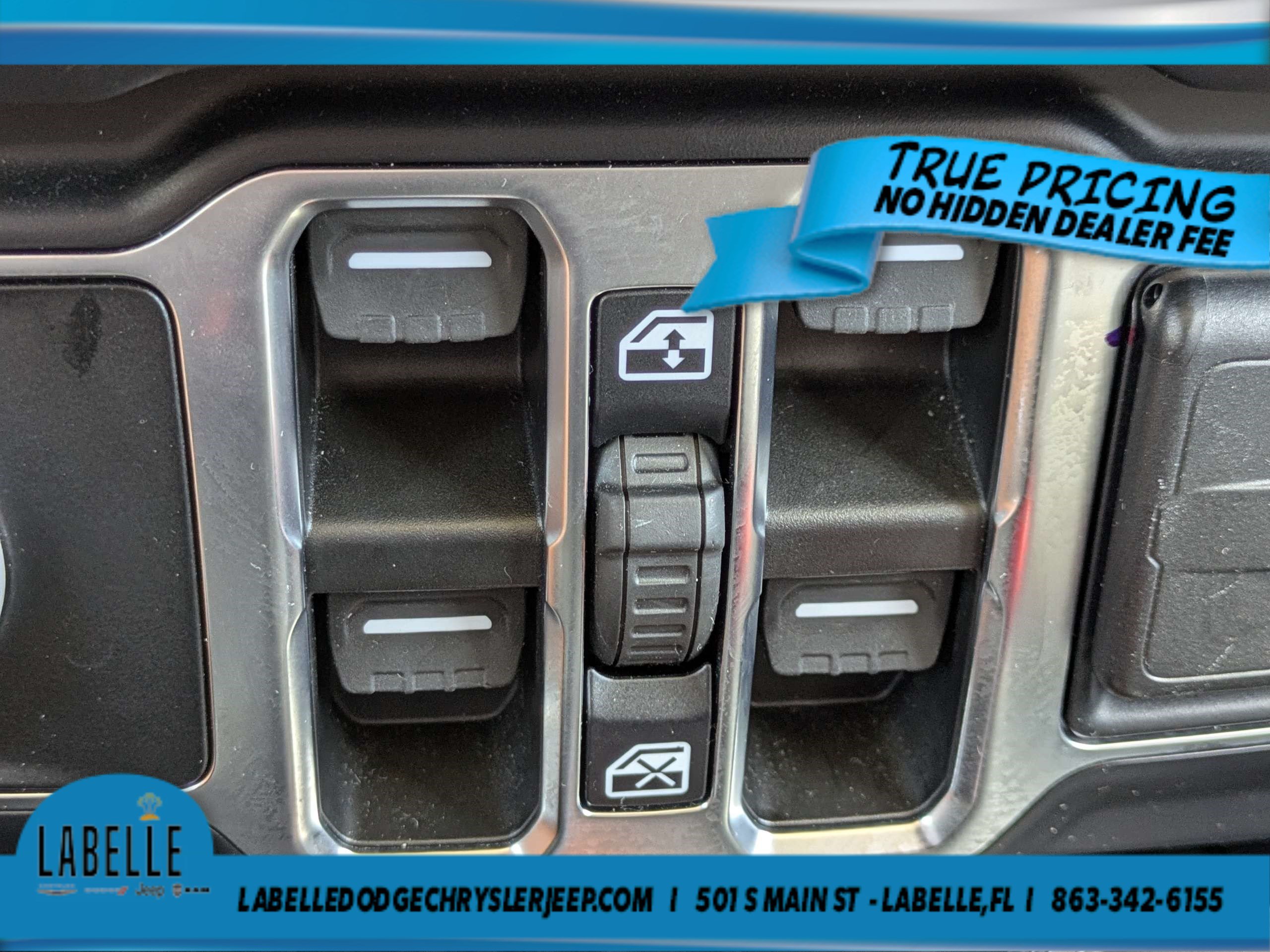 Used 2026 Jeep Wrangler Unlimited Sahara AWD/4WD image 28