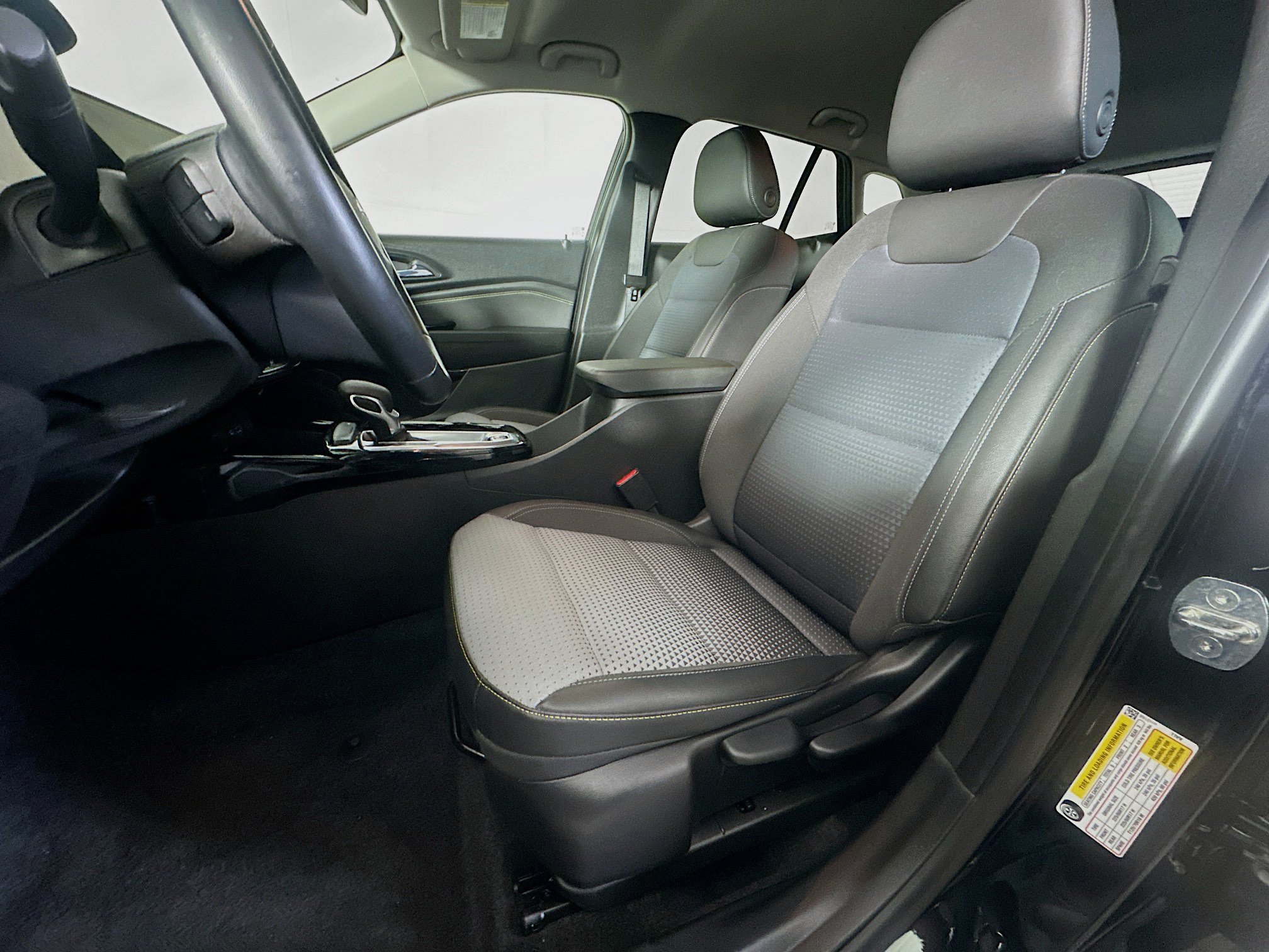 Used 2024 Chevrolet Trax LT w/ Driver Confidence Package FWD image 13