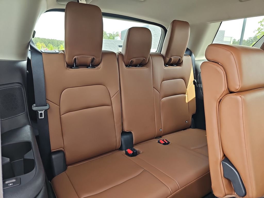 Used 2023 Nissan Pathfinder Platinum w/ Cargo Package AWD/4WD image 16