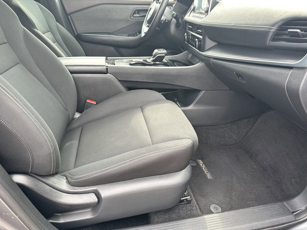 Used 2023 Nissan Rogue S FWD image 34