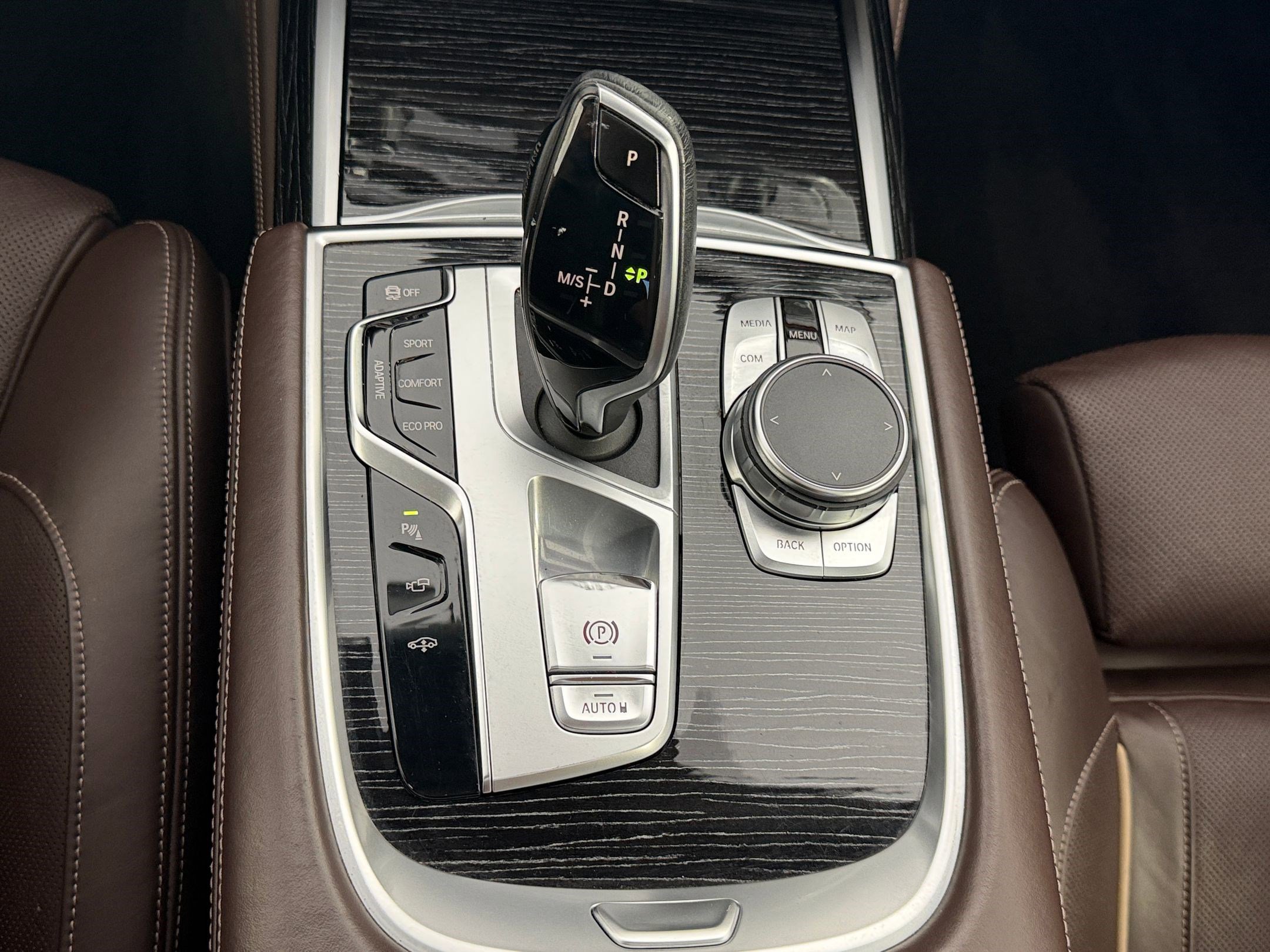 Used 2022 BMW 740i w/ M Sport Package RWD image 18