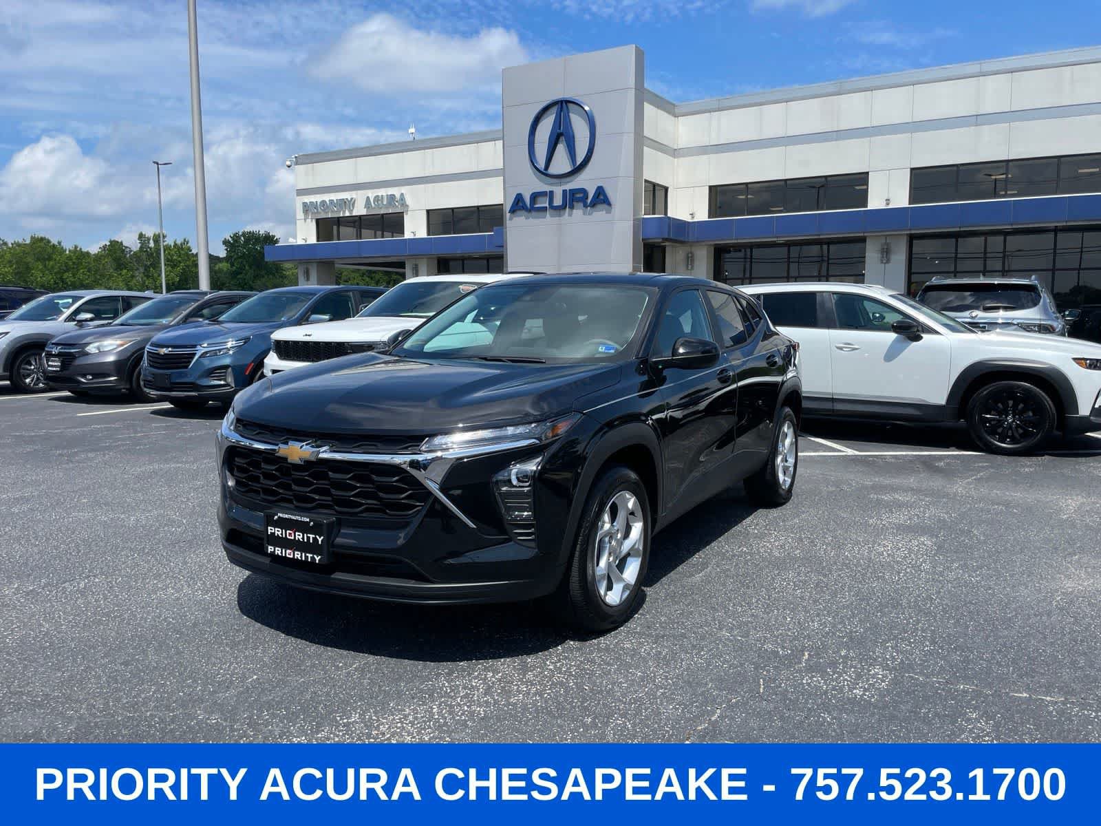 Used 2025 Chevrolet Trax LS w/ LS Convenience Package FWD image 1