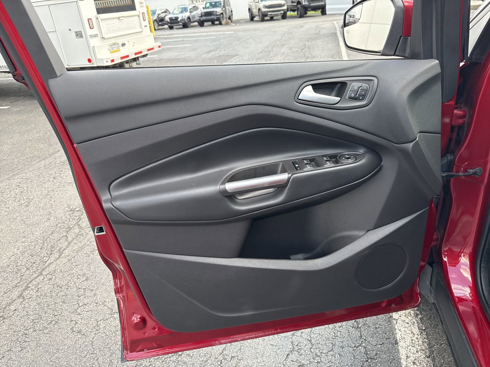 Used 2019 Ford Escape Titanium AWD/4WD image 17