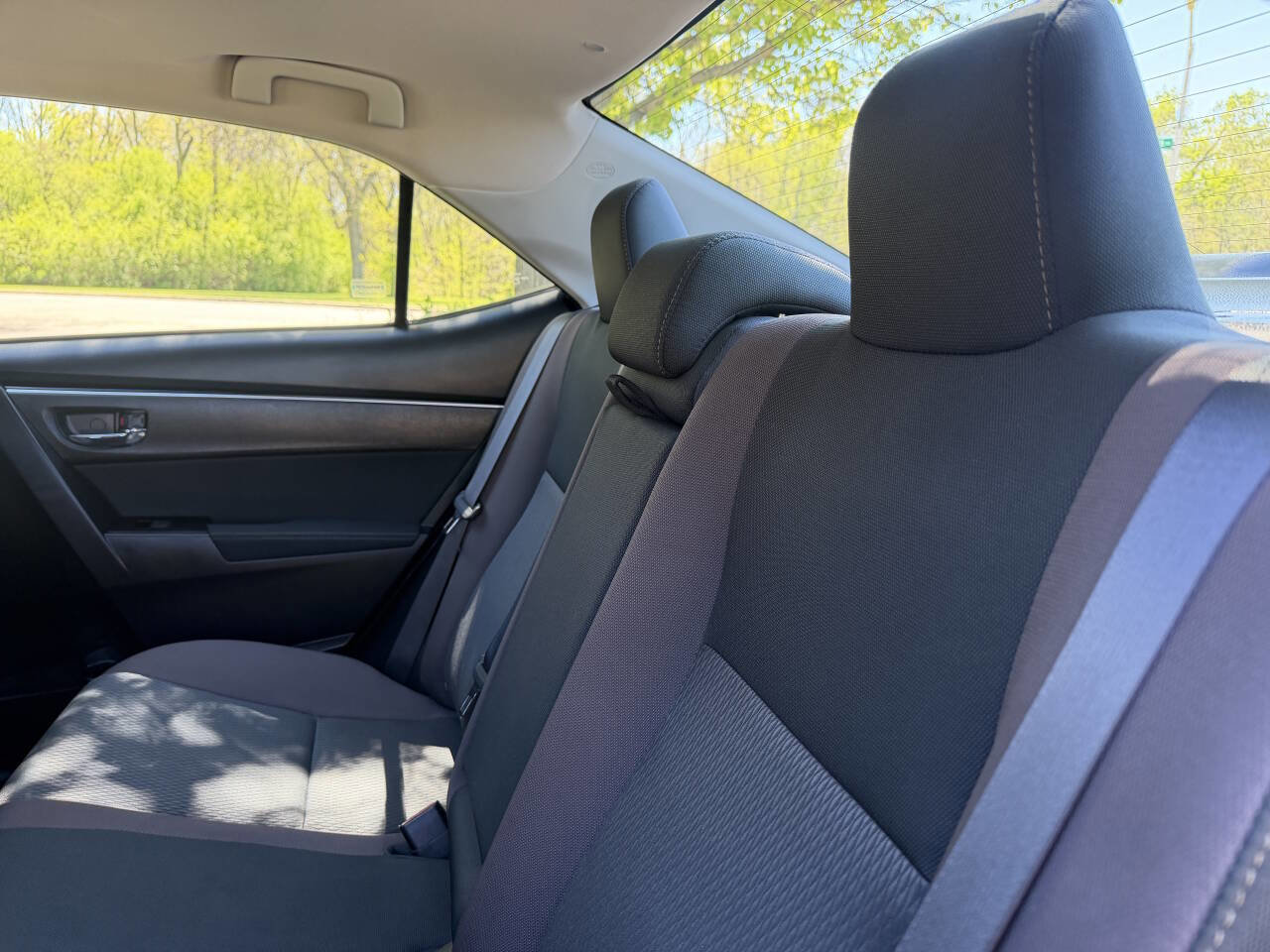 Used 2019 Toyota Corolla LE w/ LE Premium Package w/Moonroof FWD image 12