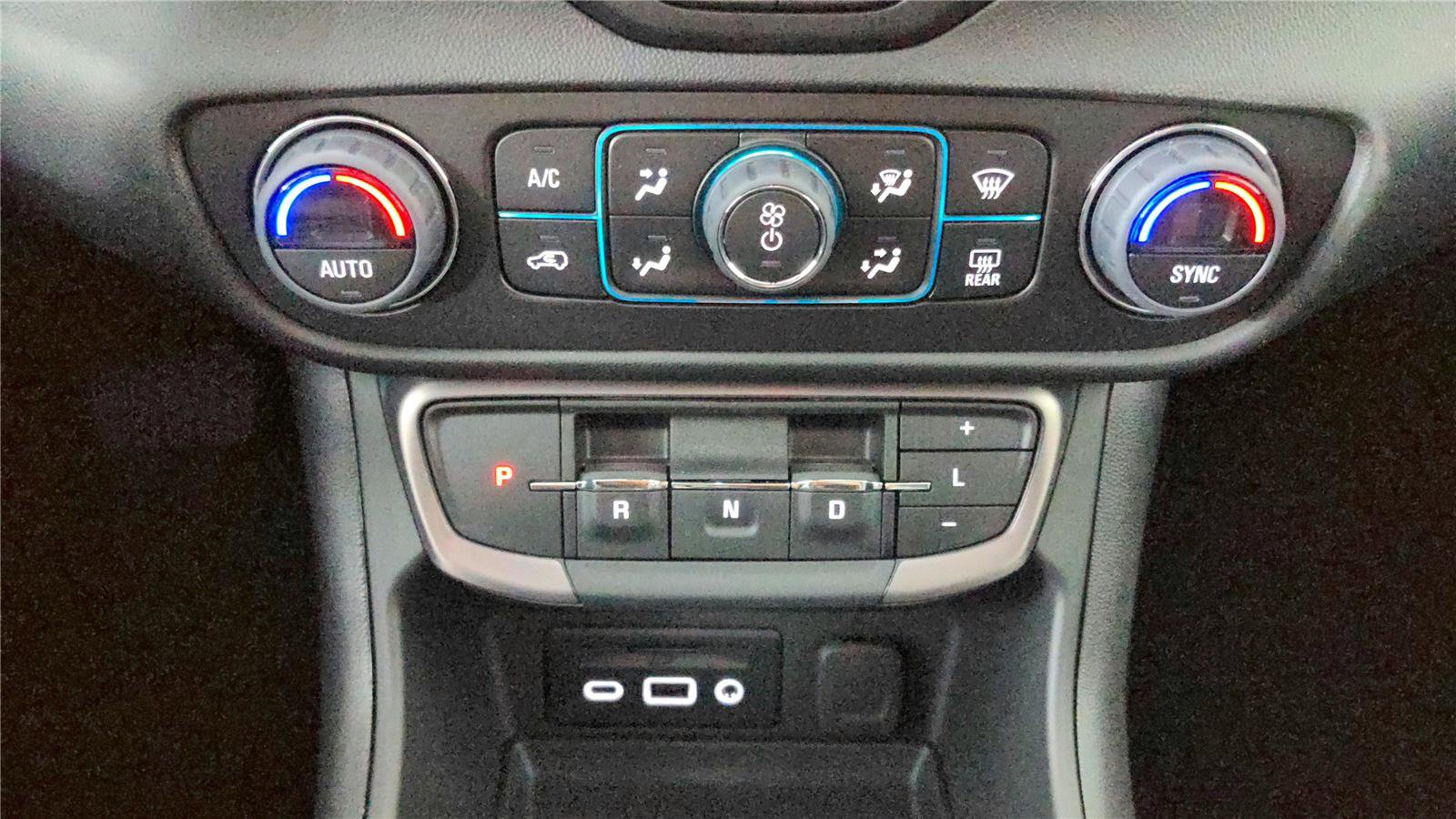 Used 2023 GMC Terrain AT4 AWD/4WD image 29