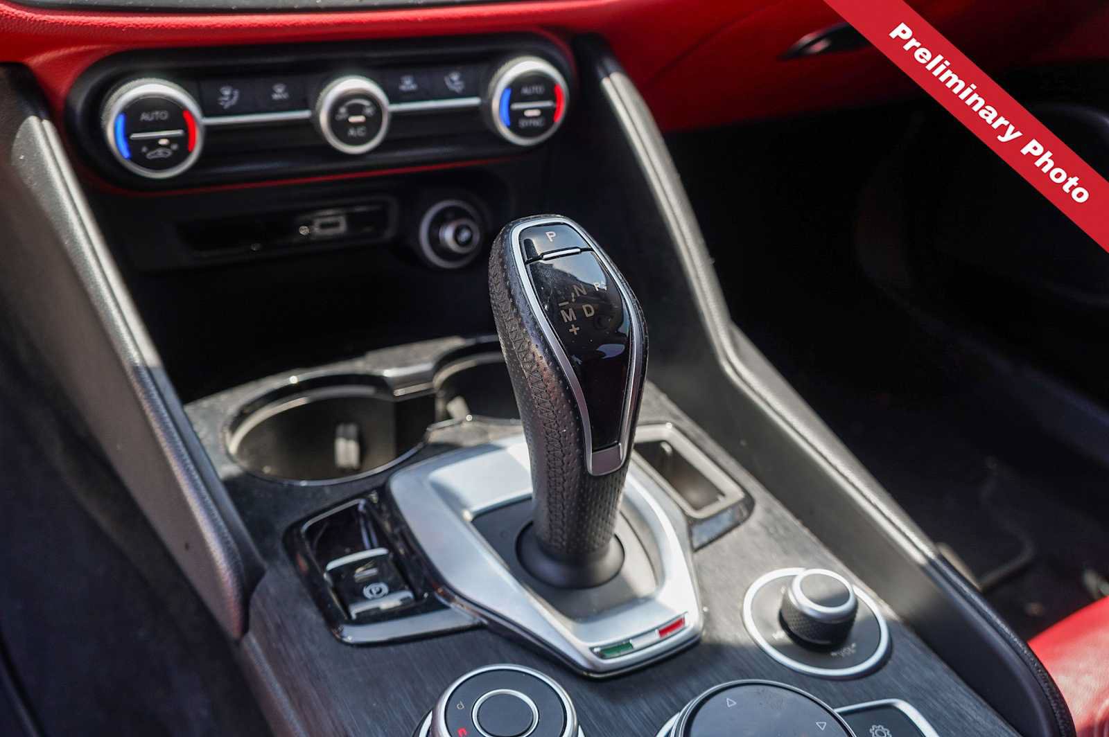 Used 2020 Alfa Romeo Giulia w/ Nero Edizione RWD image 17