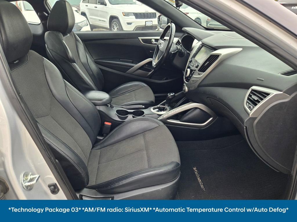Used 2016 Hyundai Veloster Base w/ Option Group 03 image 9