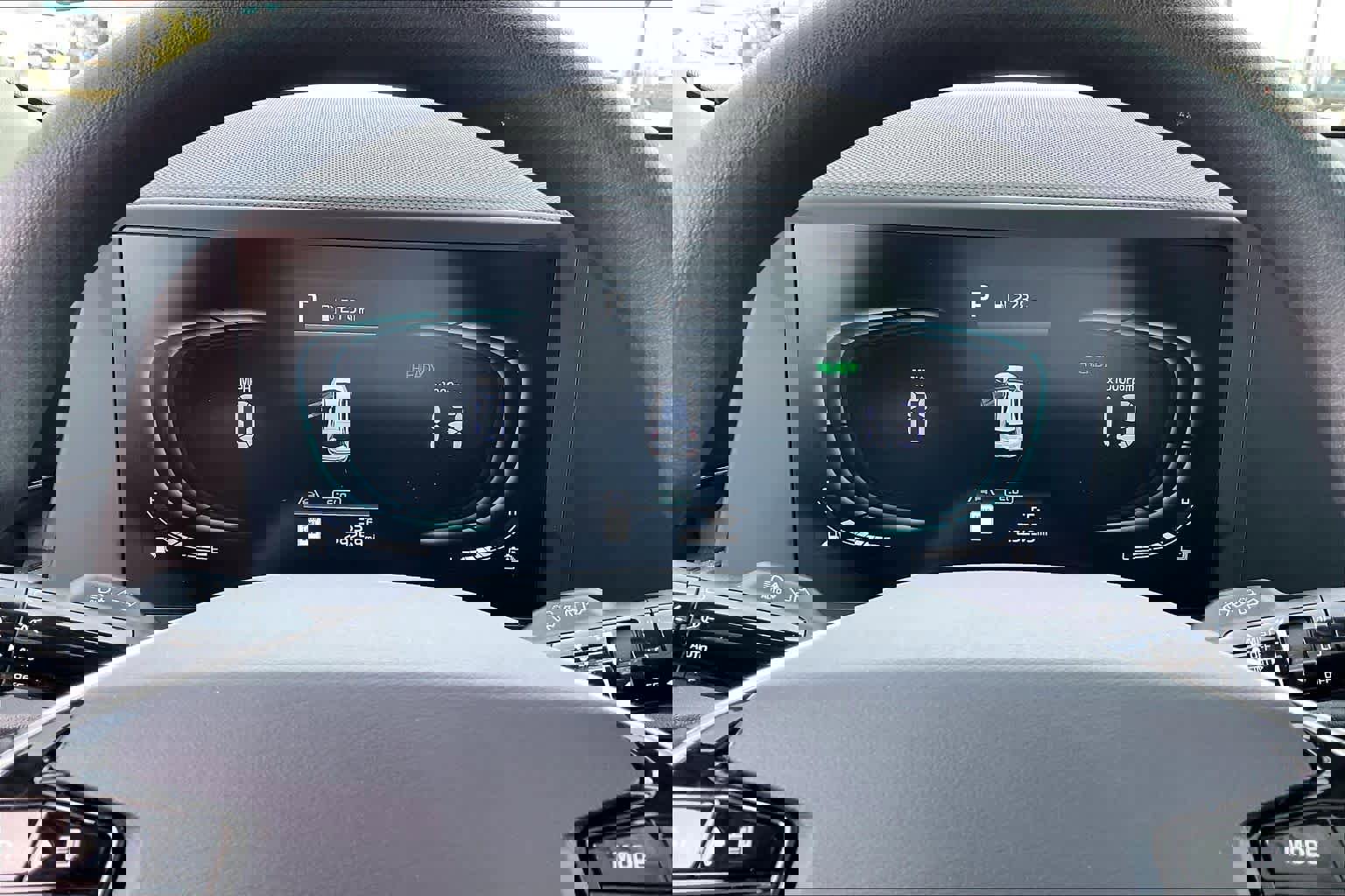 Used 2024 Kia Niro LX image 25