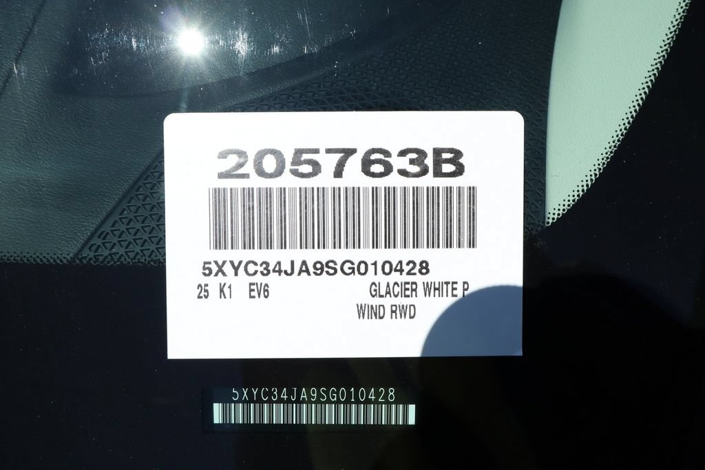 Used 2025 Kia EV6 Wind RWD image 39