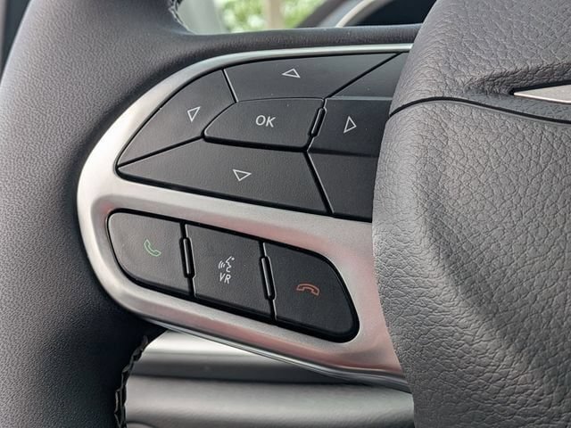 New 2027 Chrysler Pacifica Select FWD image 17