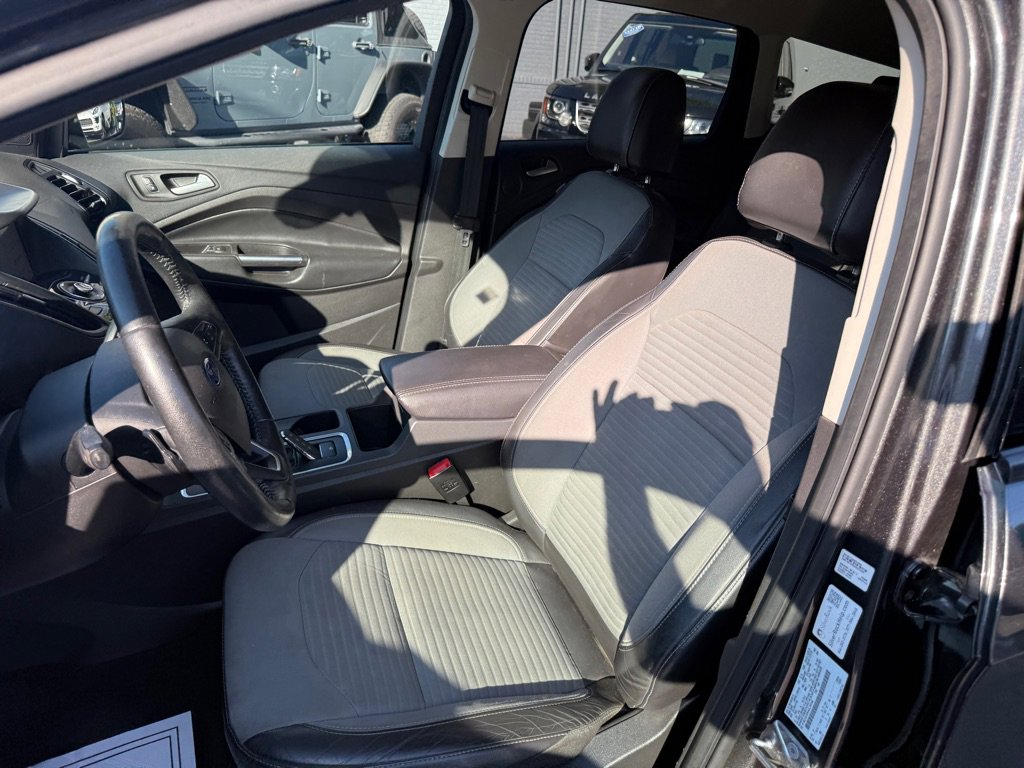 Used 2017 Ford Escape Titanium image 45