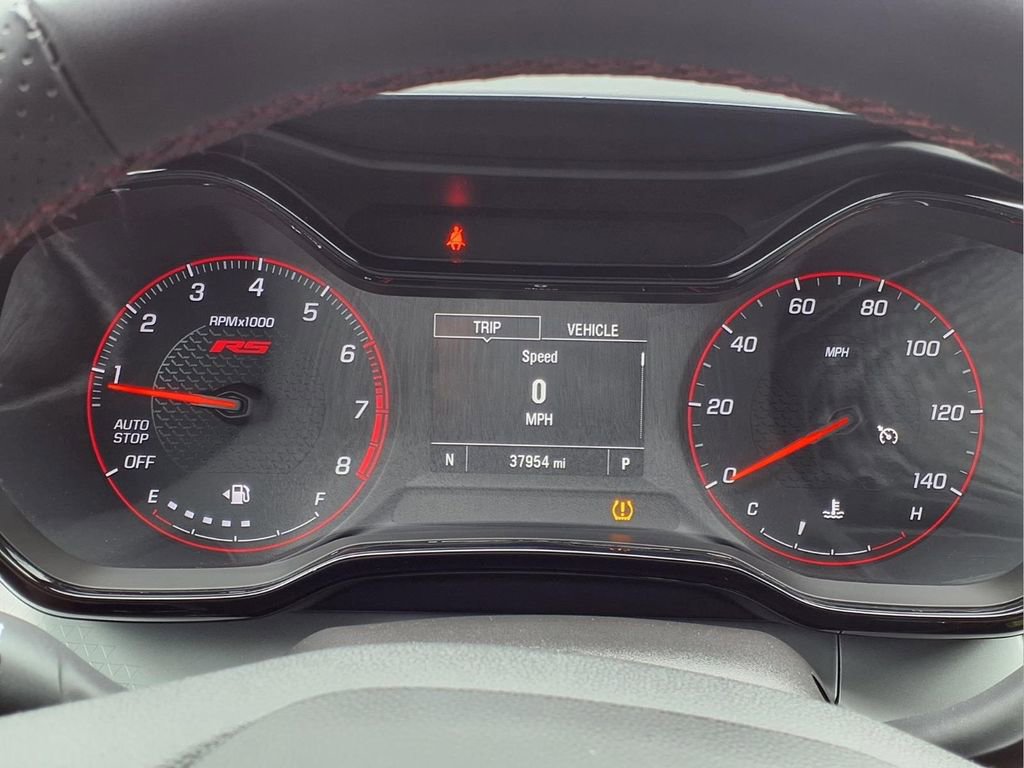 Used 2025 Chevrolet Trax RS w/ Sunroof Package FWD image 17