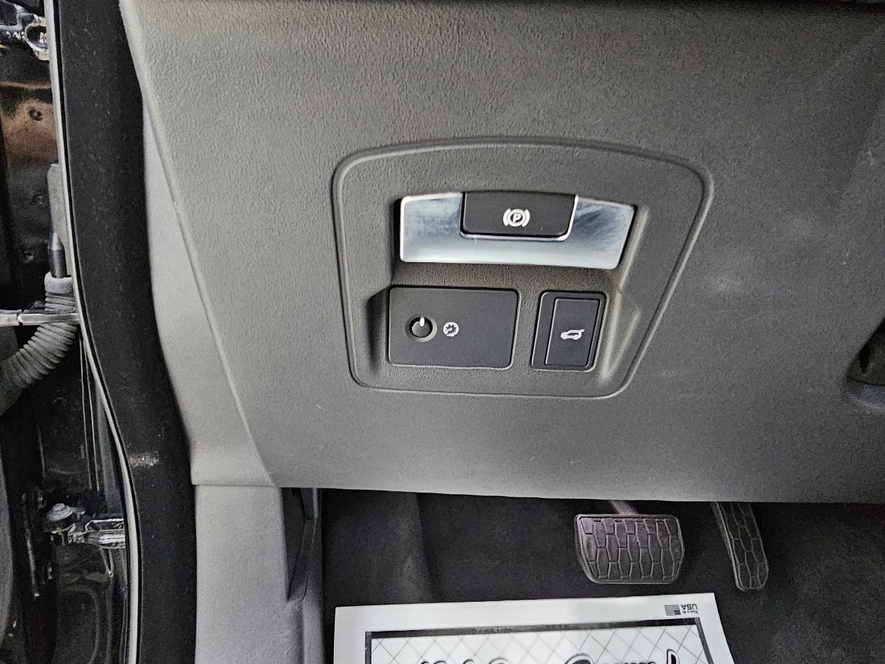 Used 2018 Land Rover Range Rover Velar image 33