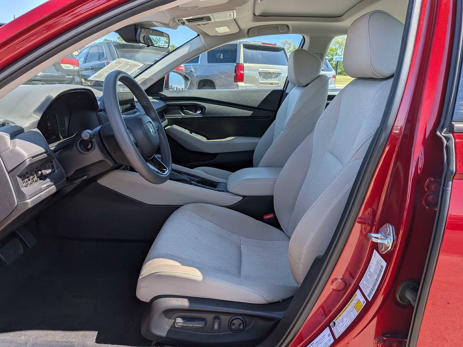 Used 2023 Honda Accord EX image 15