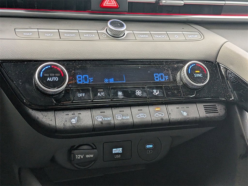Certified 2024 Hyundai Elantra SEL w/ Convenience Package image 16