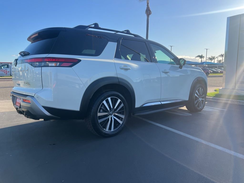 Used 2023 Nissan Pathfinder Platinum w/ Cargo Package AWD/4WD image 10