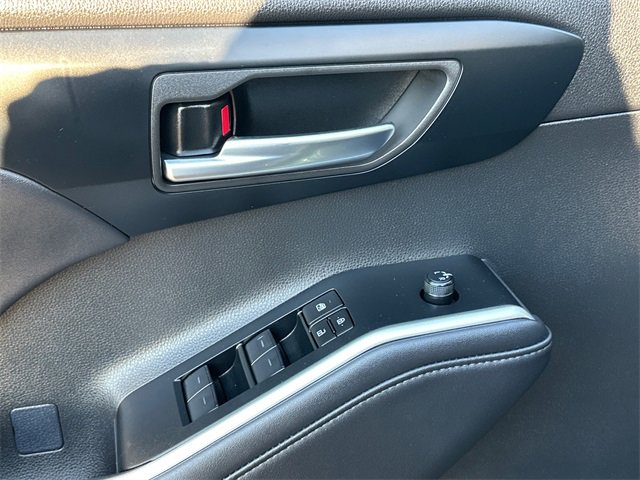 Certified 2025 Toyota Highlander XLE image 22