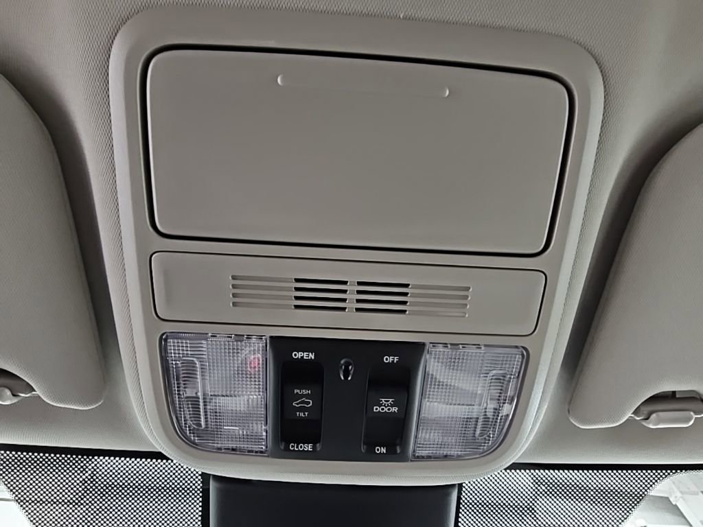 New 2026 Honda Odyssey Touring image 24