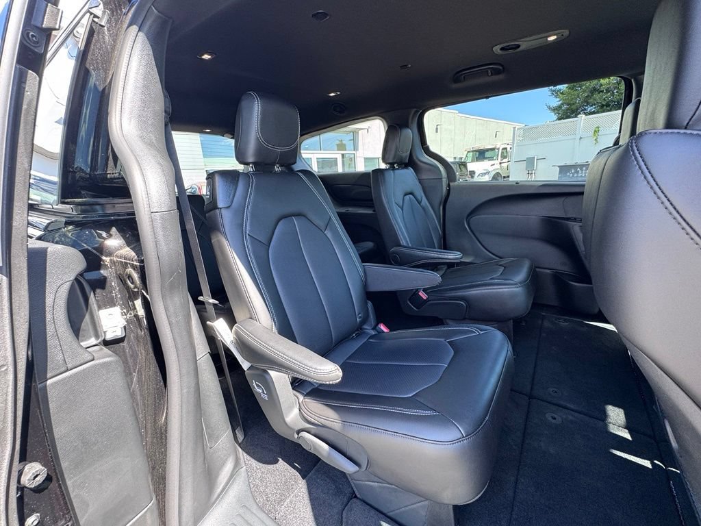 Used 2026 Chrysler Pacifica Select w/ S Appearance Package FWD image 21