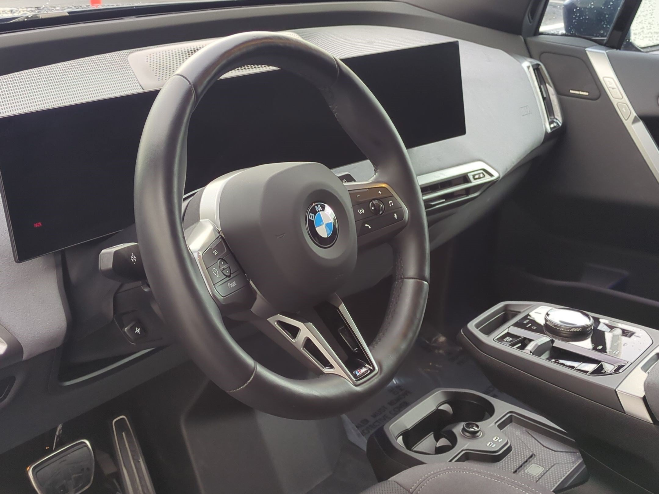 Certified 2026 BMW iX xDrive60 w/ M Sport Package AWD/4WD image 18