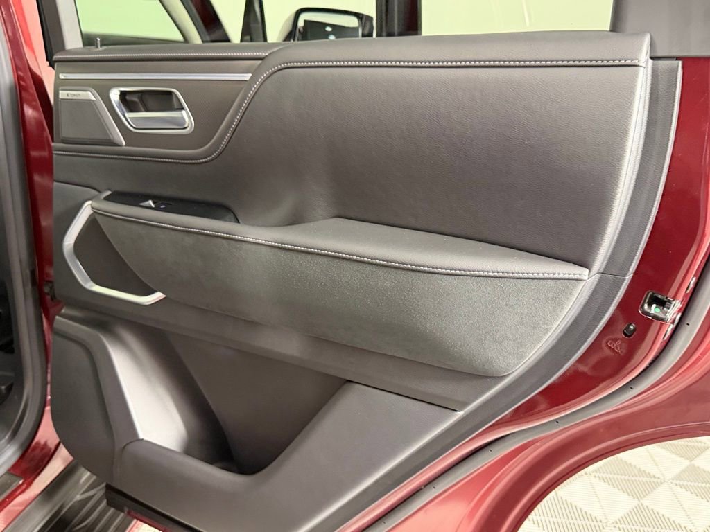 Used 2025 INFINITI QX80 Luxe RWD image 28