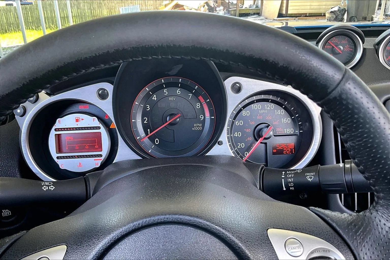 Used 2010 Nissan 370Z Roadster RWD image 12