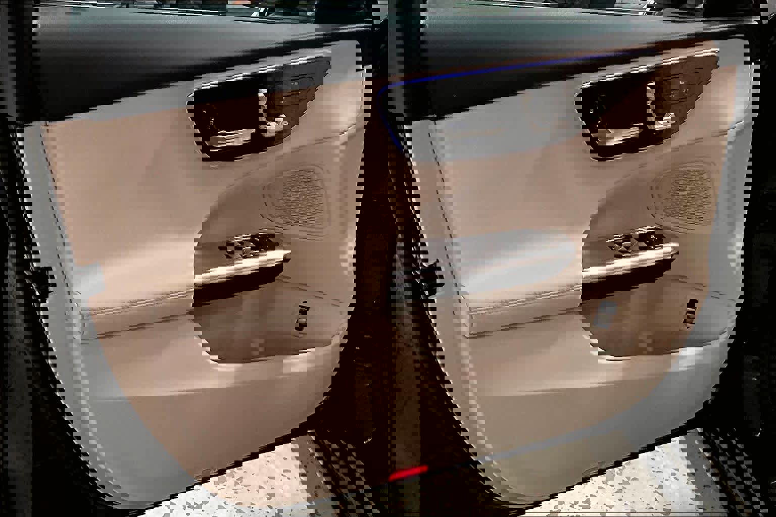 Used 2023 Mercedes-Benz C 300 4MATIC Sedan image 21