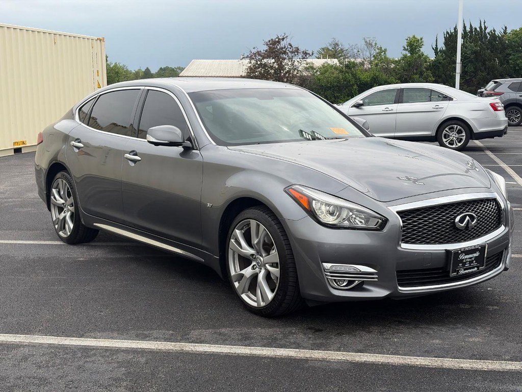 Used 2017 INFINITI Q70 L 3.7 AWD/4WD image 3