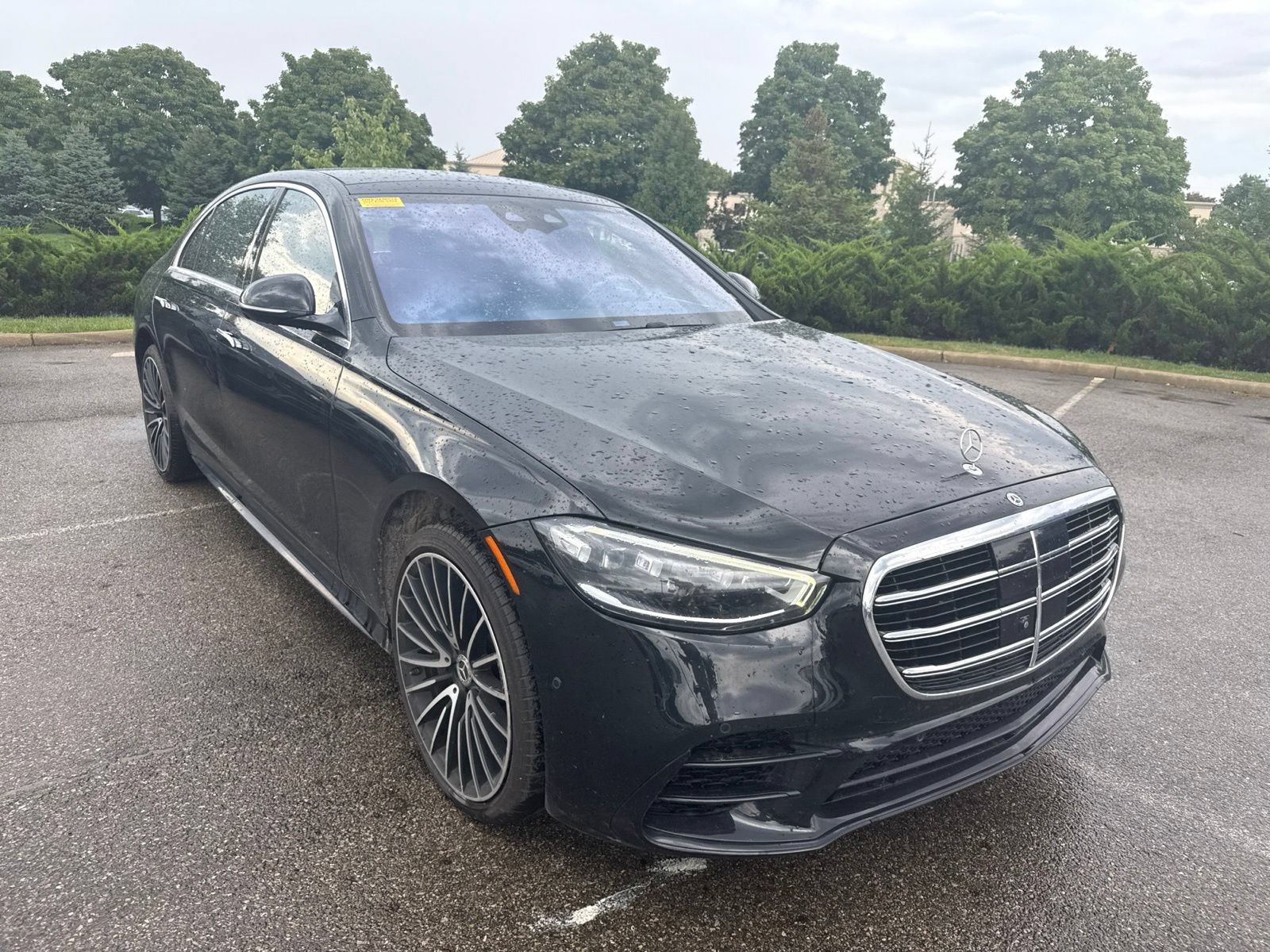Used 2022 Mercedes-Benz S 580 4MATIC Sedan image 3
