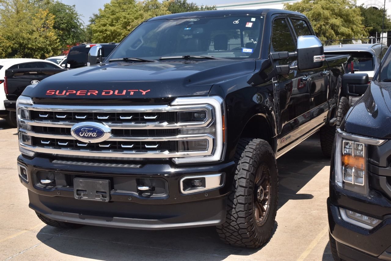 Used 2024 Ford F250 Platinum AWD/4WD image 2