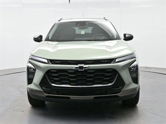 Used 2025 Chevrolet Trax ACTIV w/ Sunroof Package image 2