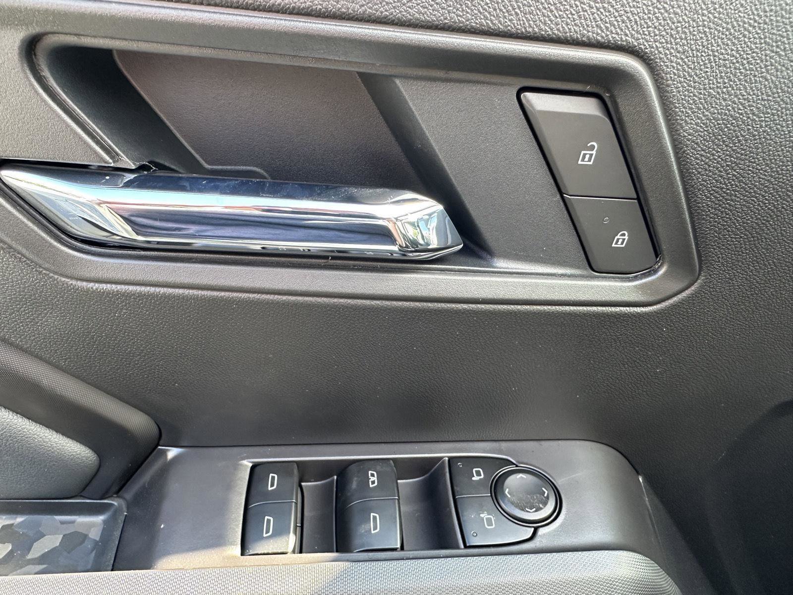 New 2026 GMC Canyon Elevation w/ Convenience Package image 14