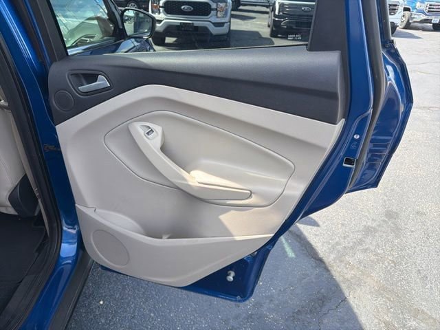 Used 2017 Ford Escape Titanium image 31