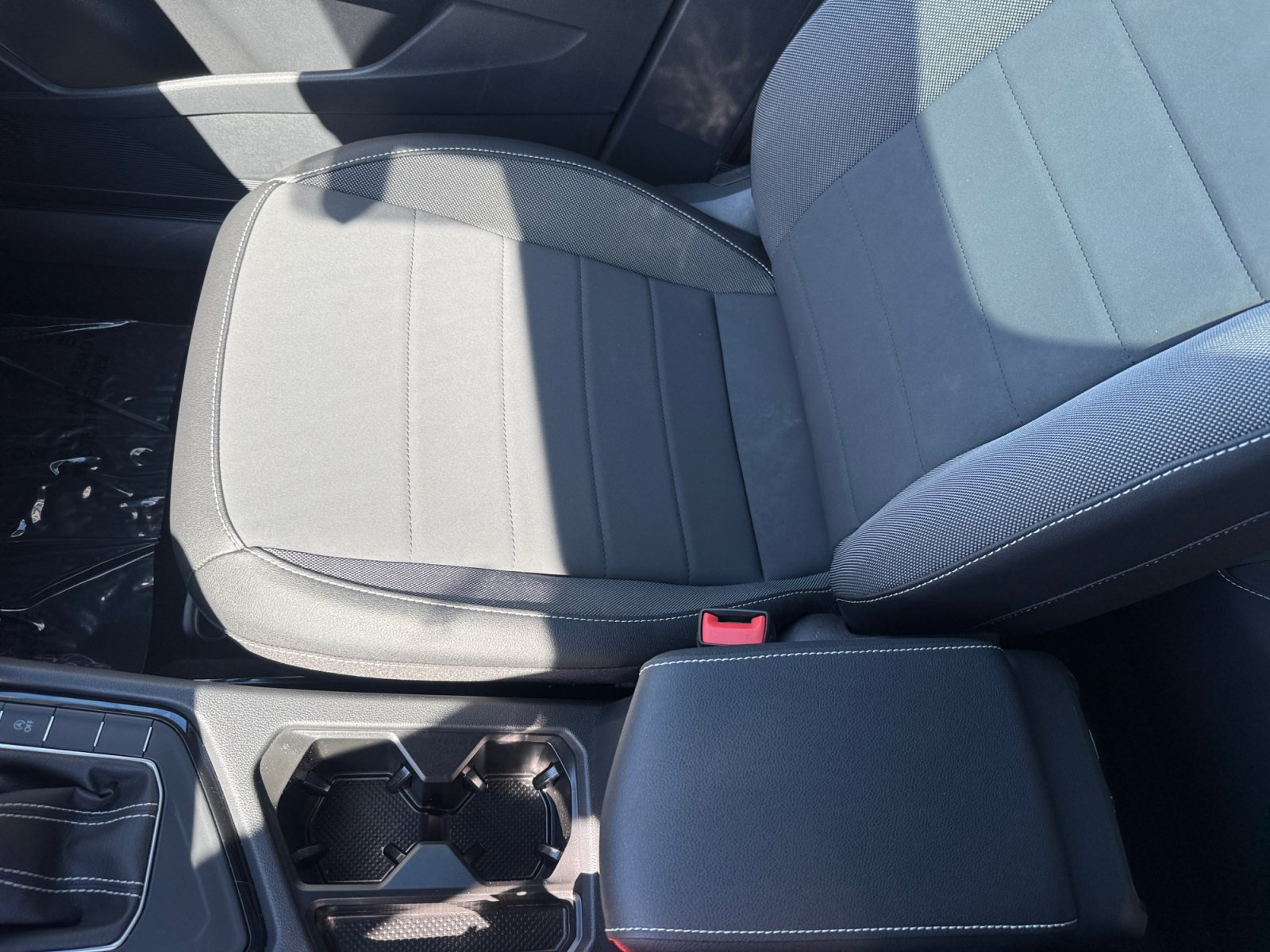 Certified 2023 Volkswagen Taos SE FWD image 14