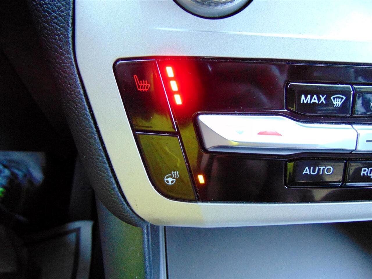 Used 2023 Ford Explorer XLT w/ Equipment Group 202A image 32