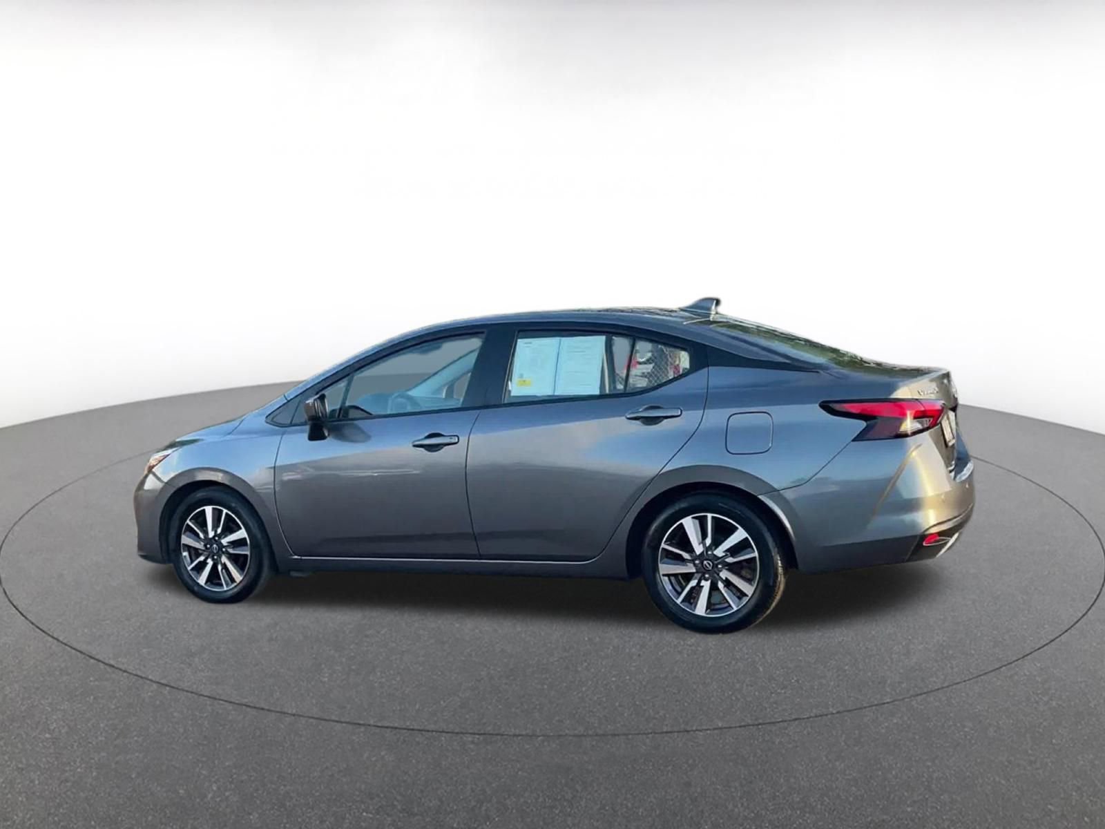 Used 2023 Nissan Versa SV image 9