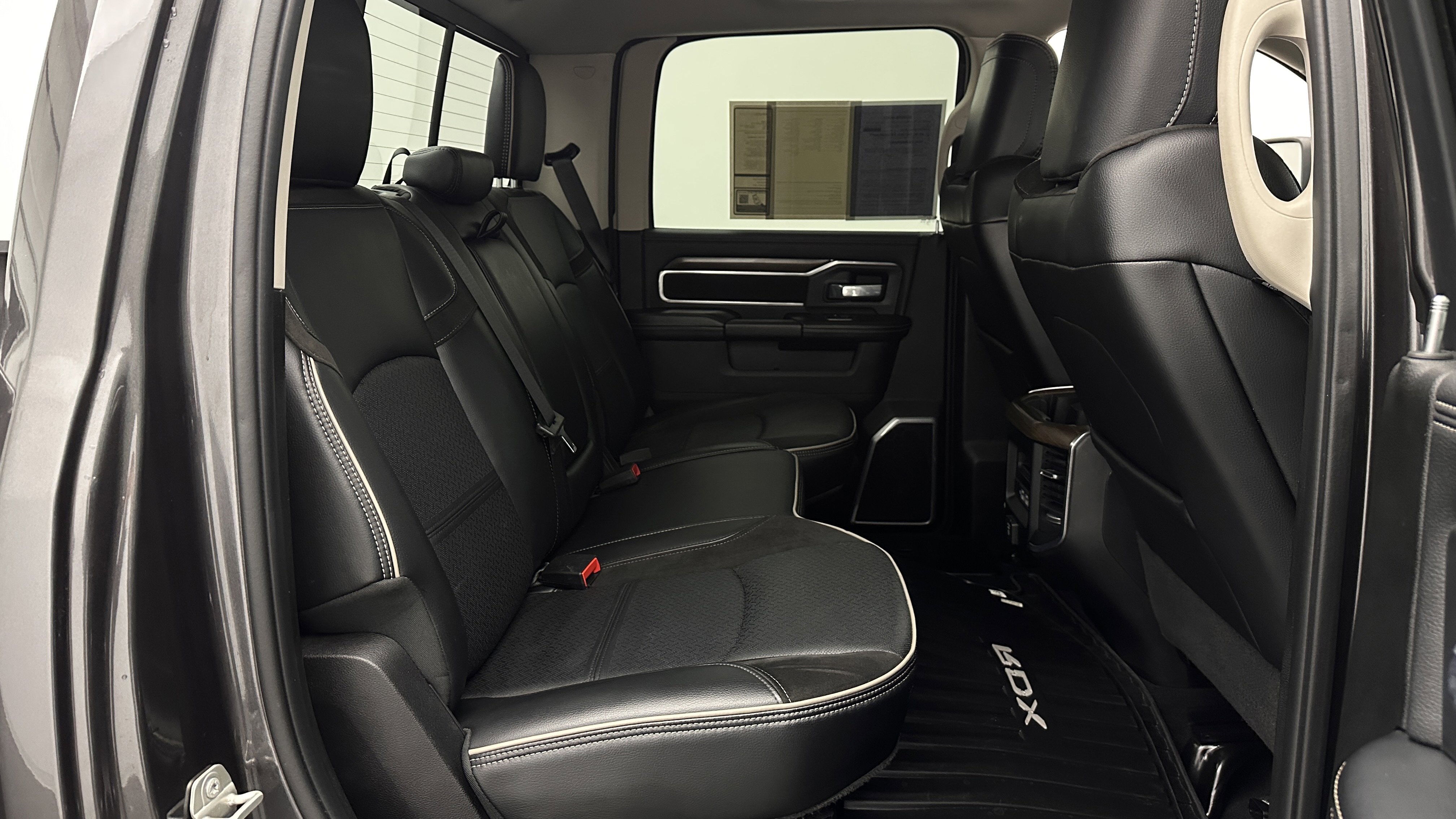 Used 2024 RAM 3500 Laramie w/ Towing Technology Group image 37