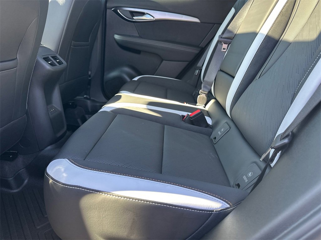 Used 2025 Buick Envision Sport Touring image 21