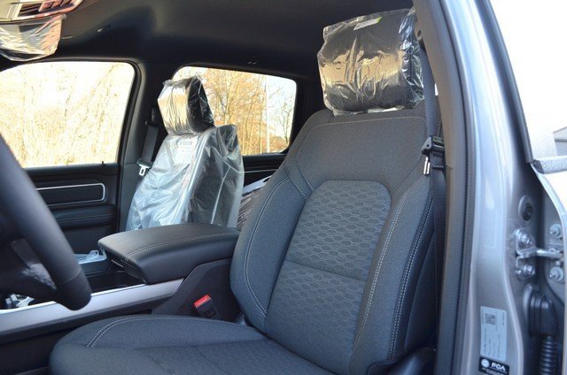 New 2026 RAM 1500 4x4 Crew Cab image 15