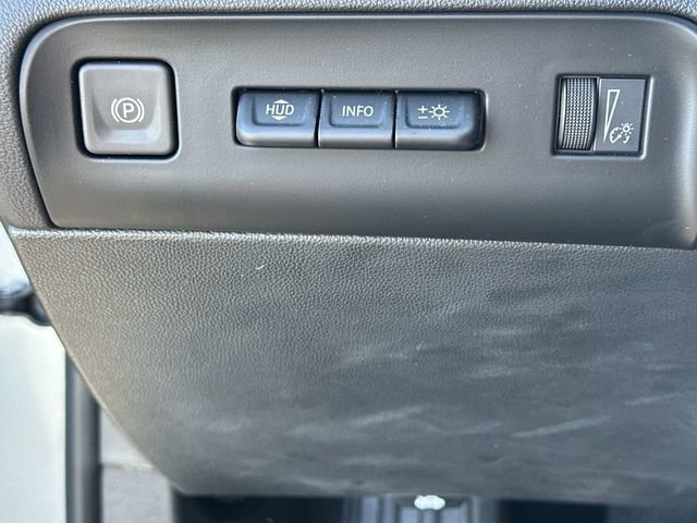 Certified 2023 Buick Enclave Avenir w/ Avenir Technology Package image 17