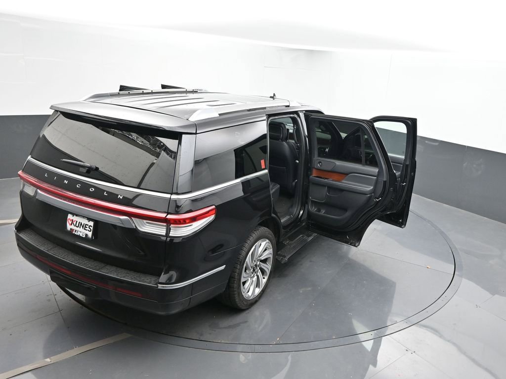 Used 2024 Lincoln Navigator Premiere image 55